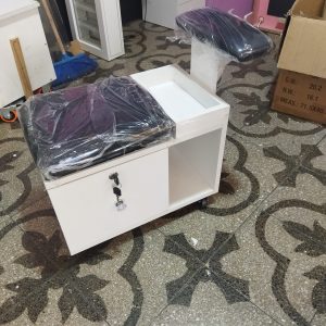 Mueble de pedicura cuadrado